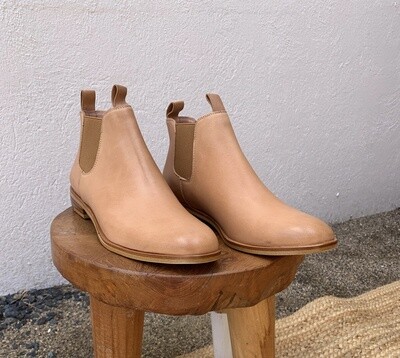 WANDER LEATHER BOOTS - TAN