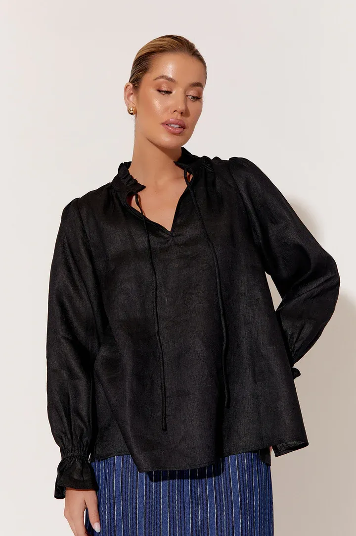 SANDRA B/L TOP ADORNE