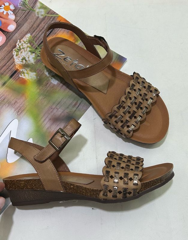 ODETTE LEATHER SANDALS - TAN M