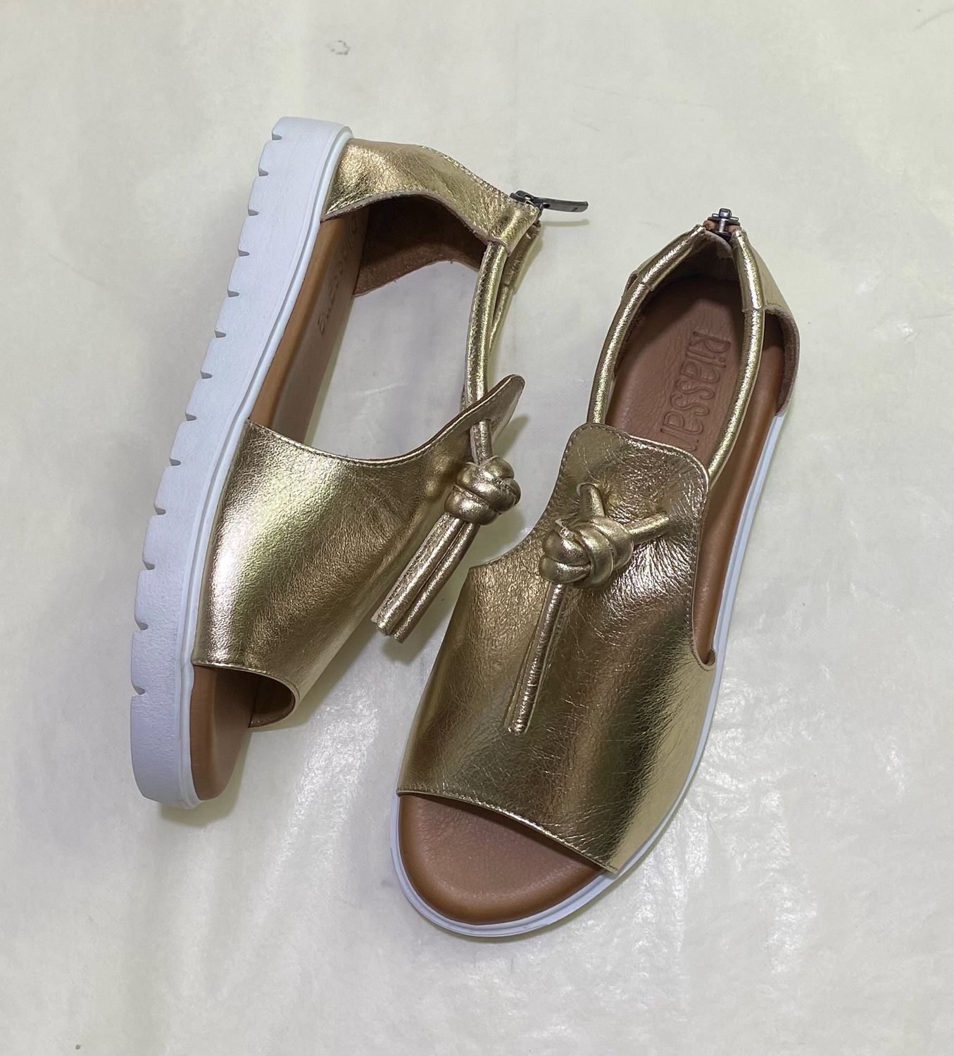 DEXI LEATHER SANDALS - GOLD