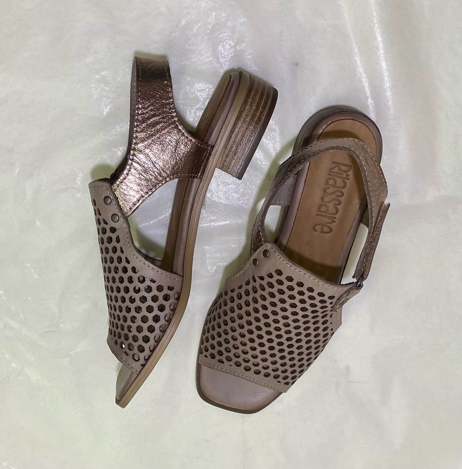 DENISE LEATHER HEELED SANDALS - D STONE