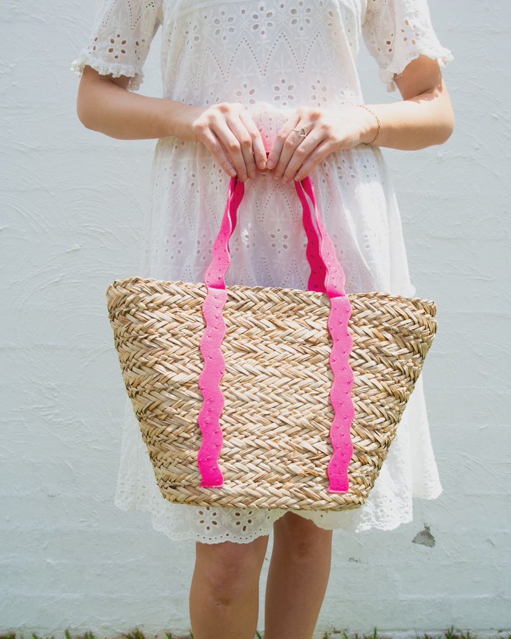 JULIETTE BASKET - NEON PINK