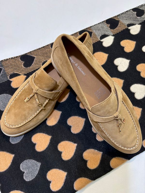 LYDEA SANDY SUEDE FLAT - D+J