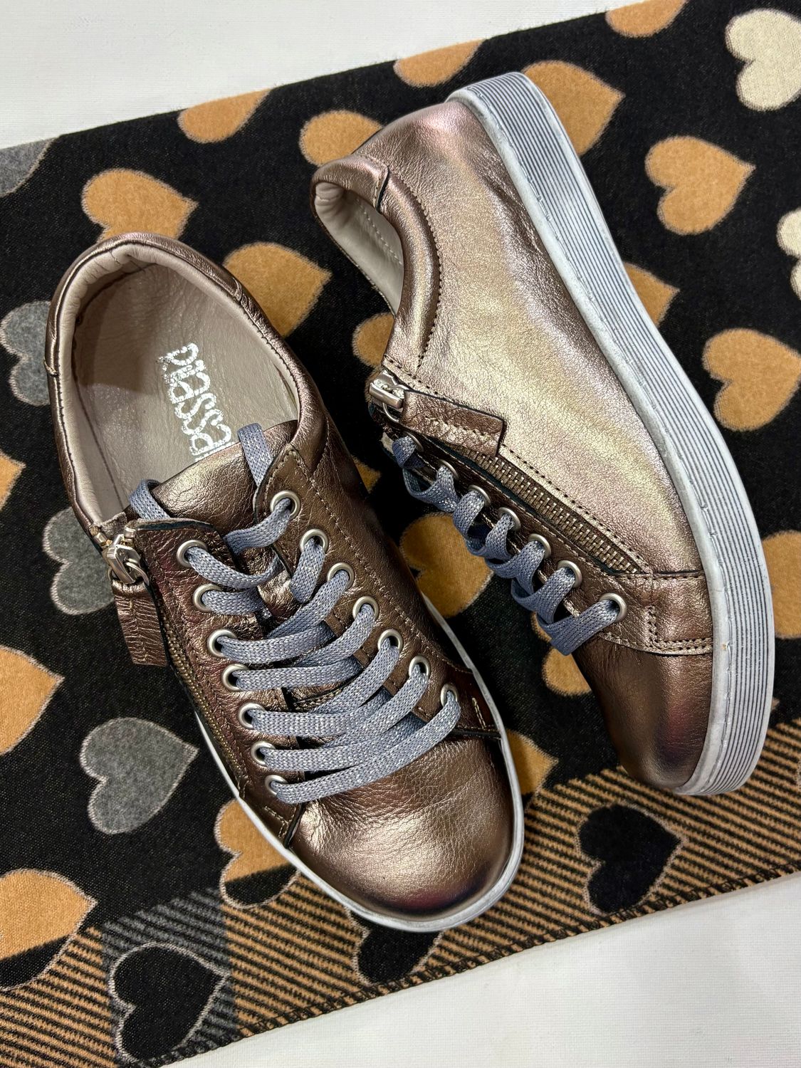 TOKEN LEATHER SNEAKERS - ASH