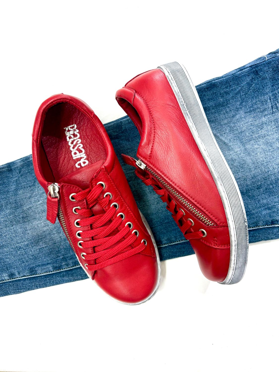 TOKEN LEATHER SNEAKERS - CHILLI