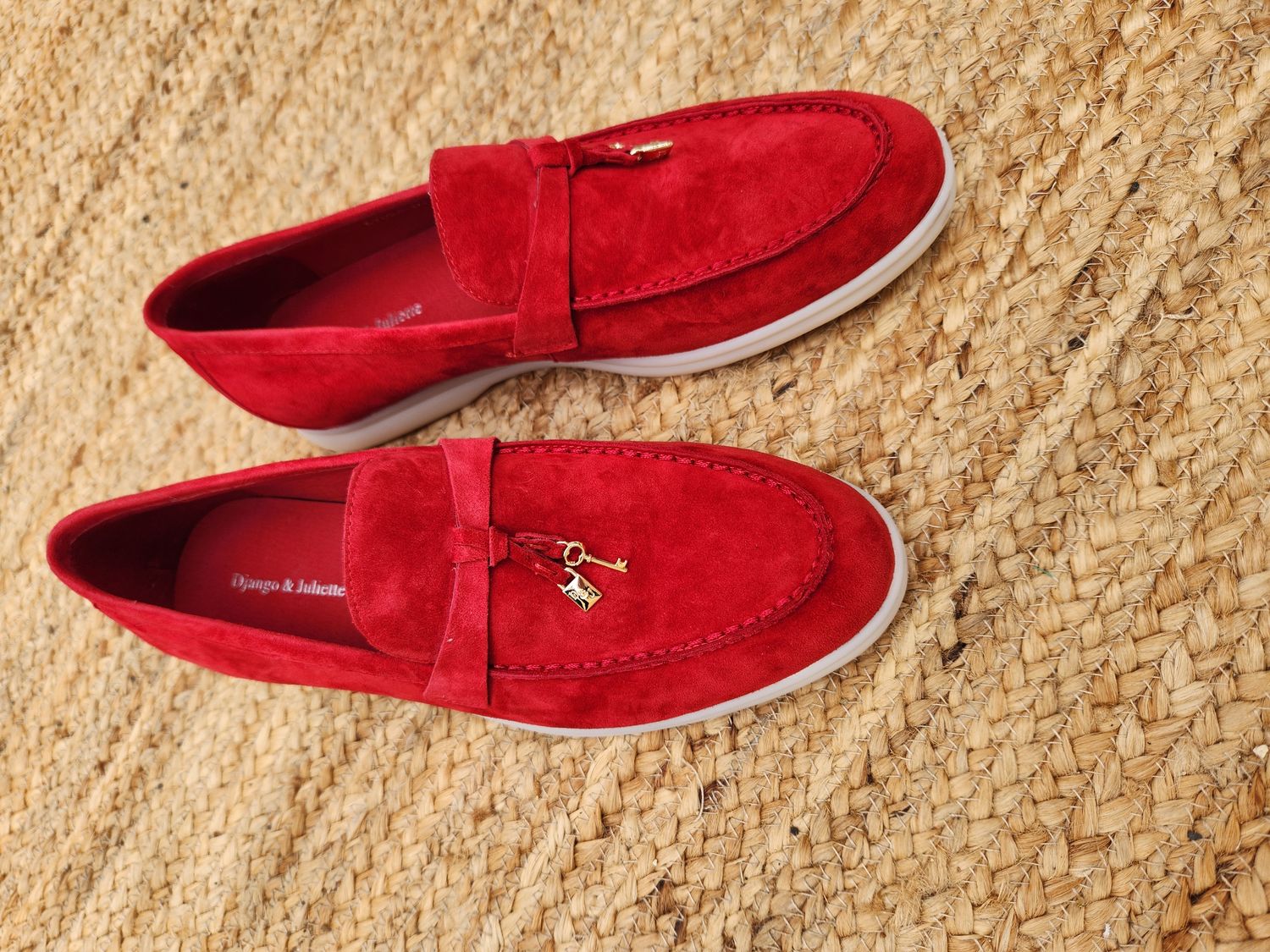 LYDEA RED FLAT - D+J