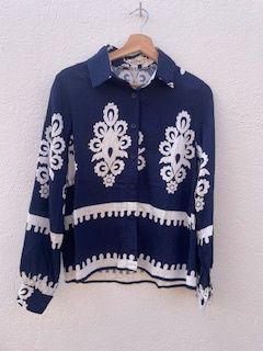 FILIGREE BUTTON UP BLOUSE - BLUE