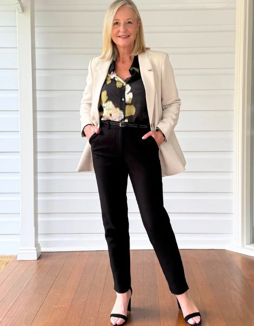 MAGGIE FLORAL BLOUSE - BLACK