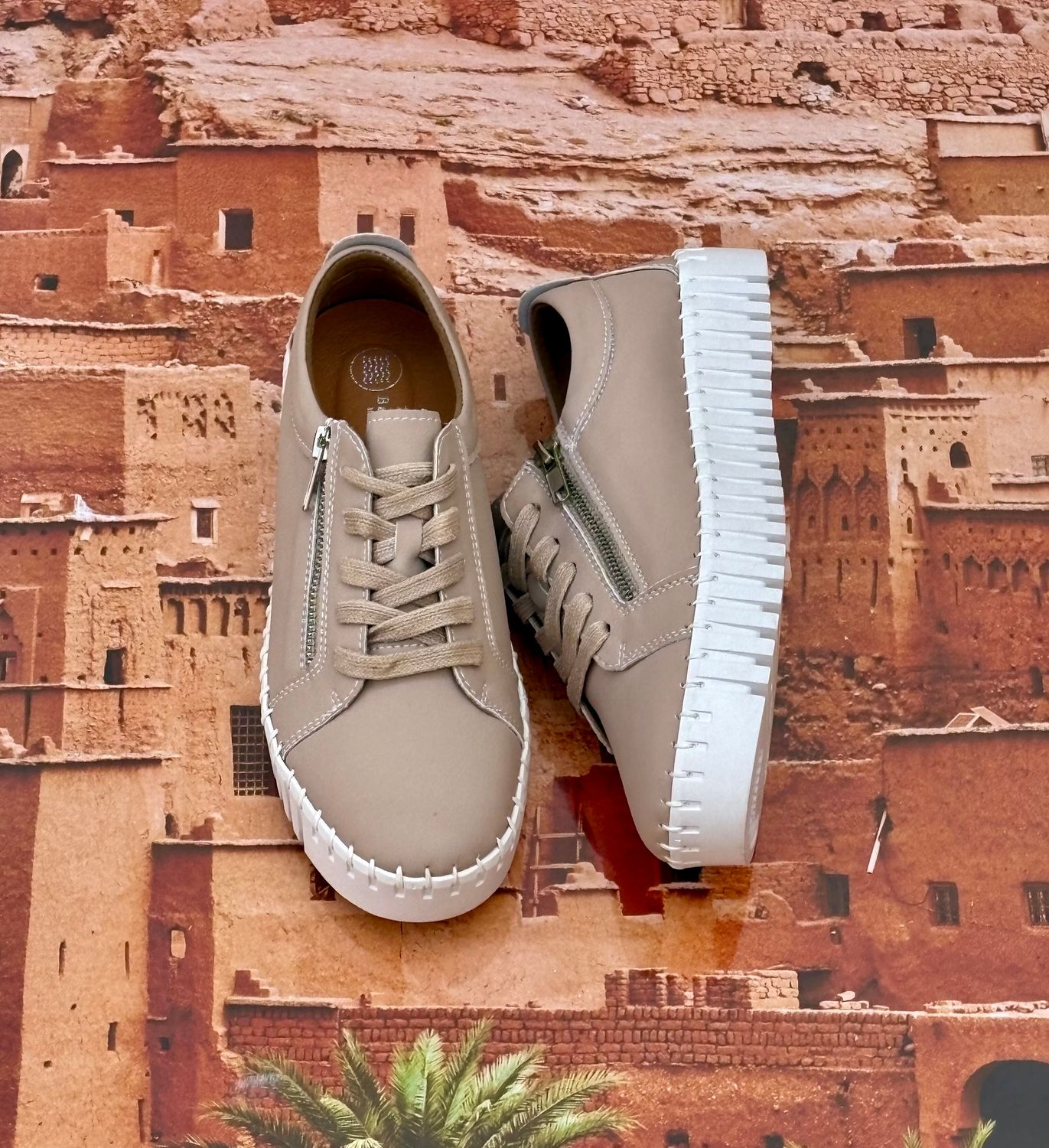MEDUSA LEATHER SNEAKER - NUDE