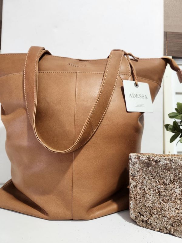 DENVER SHOULDER BAG - TAN