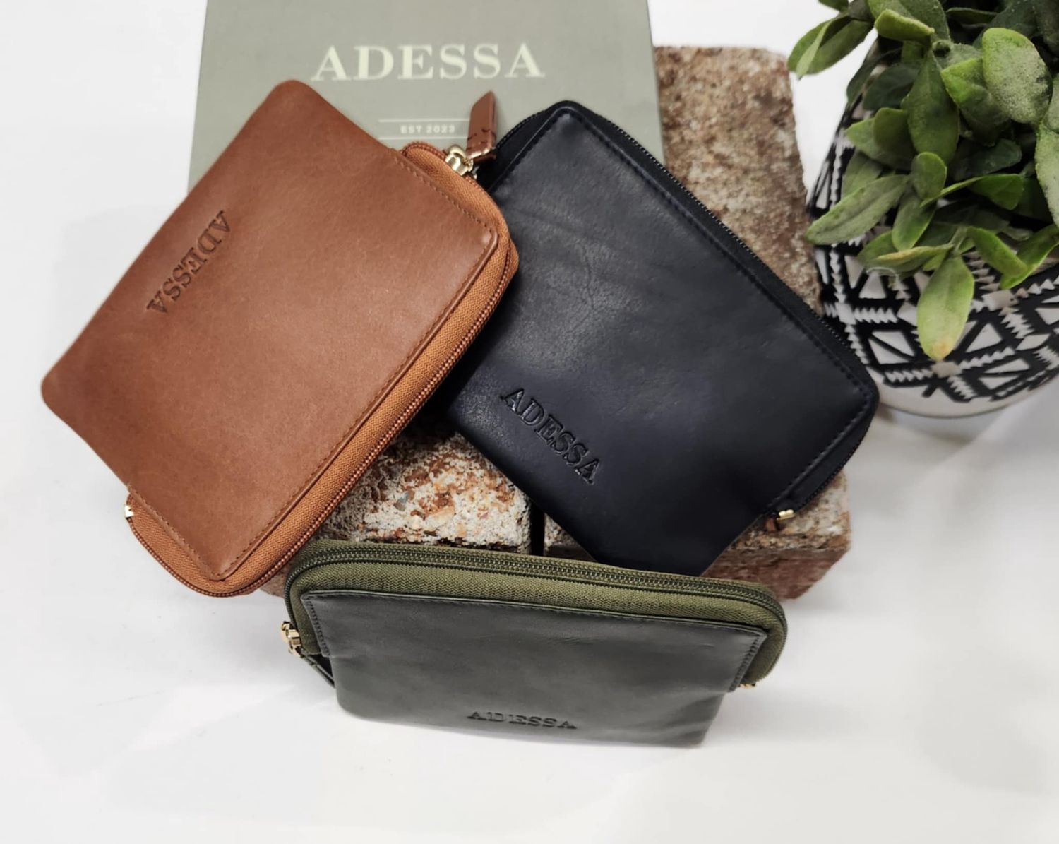 DILI LEATHER WALLET