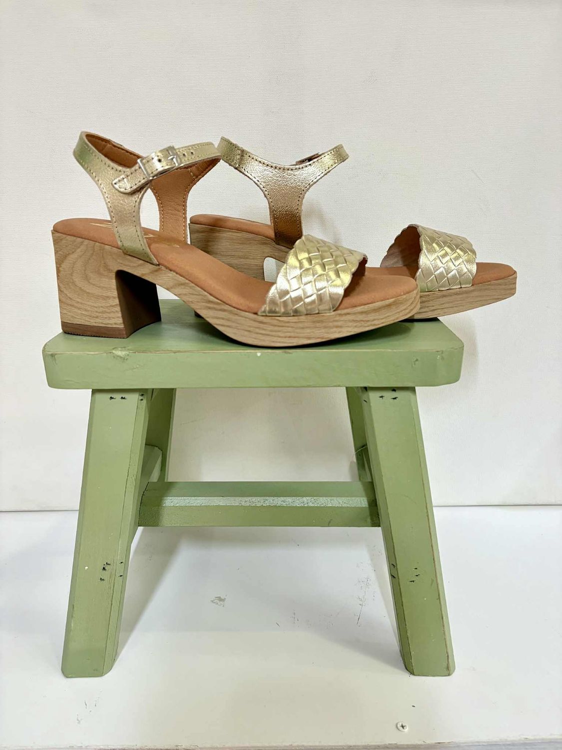 BRONTE LEATHER SANDALS - GRAIN CAHMPAN