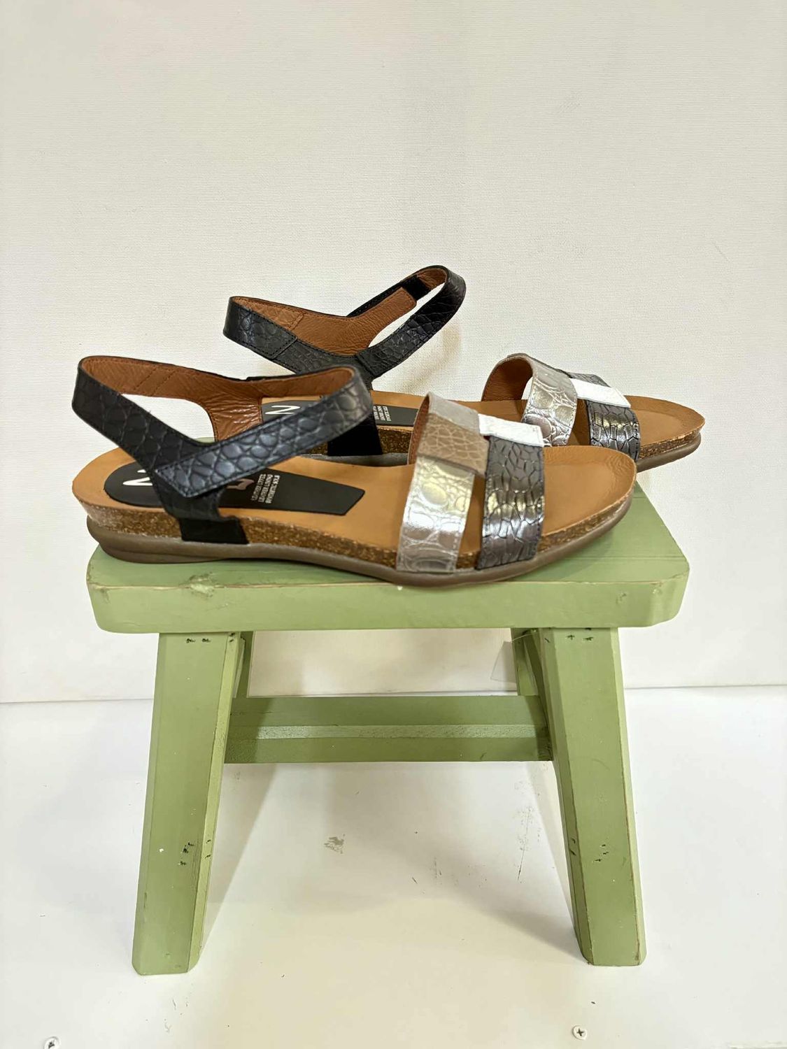 ROLLO LEATHER SANDALS - BLACK
