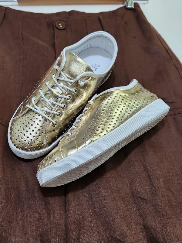 TATURA SNEAKERS - GOLD &amp; WHITE