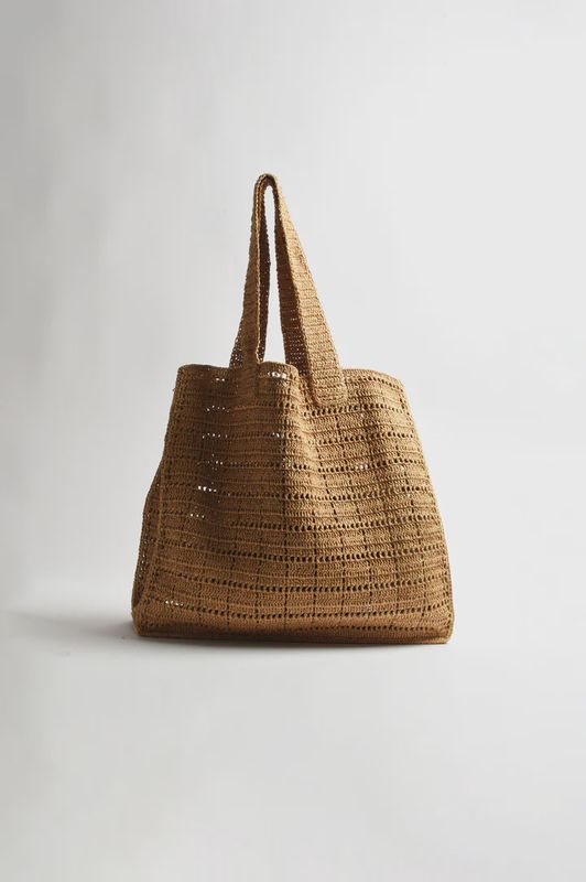PATTERNED PAPER WEAVE TOTE - CAMEL