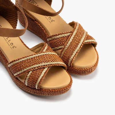 WOMEN'S SHOES