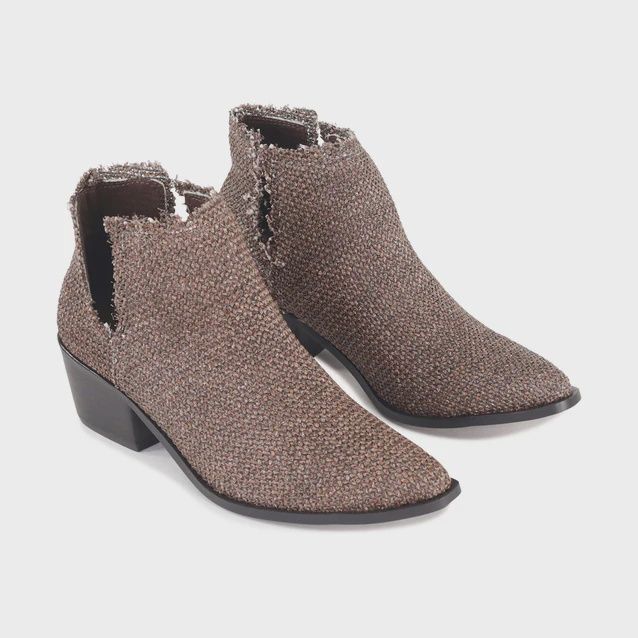 KANI RAFFIA BOOT - TRUFFLE