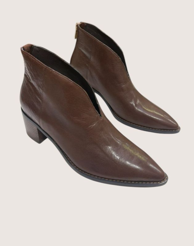 FERNADA LEATHER BOOT - CHOC