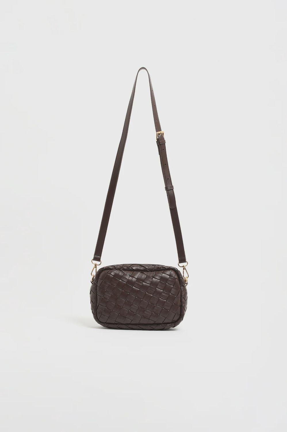 WIDE WEAVE CROSS BODY BAG - CHOC