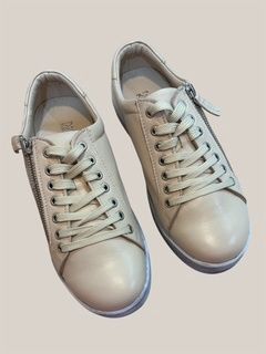 TOKEN LEATHER SNEAKER - CREAM
