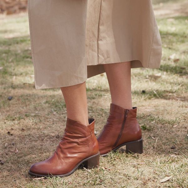 ROBBI LEATHER BOOT - BRANDY