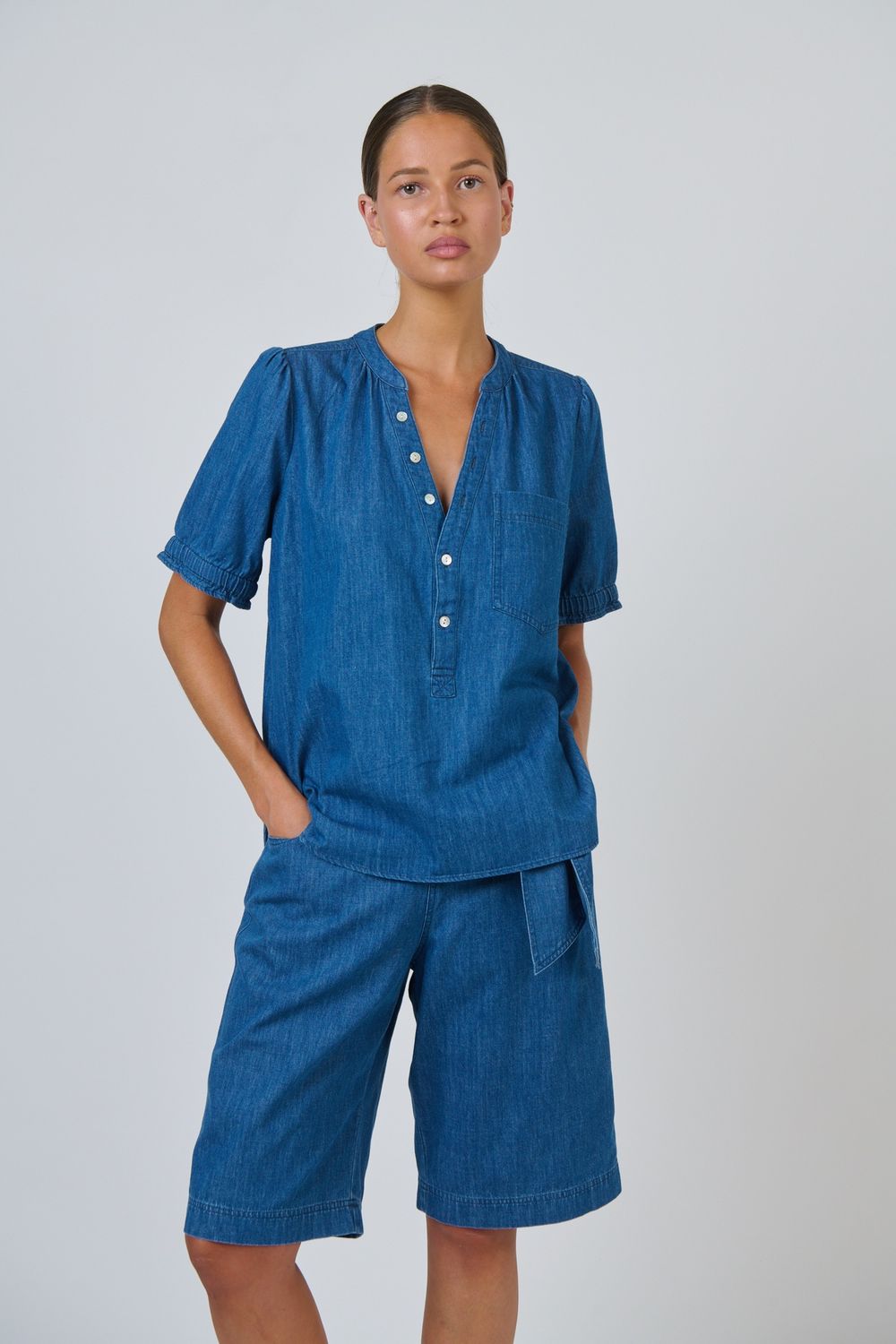 ZOE DENIM BLOUSE - CHAMBRAY