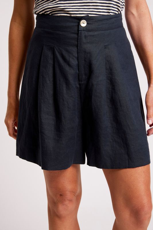 COVE BUTTON SHORT - INDIGO