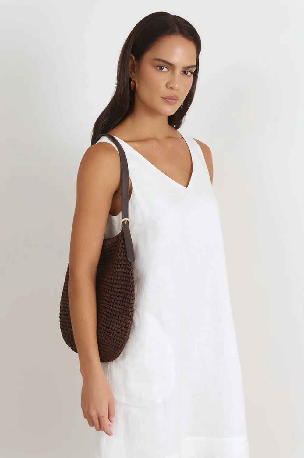 ADORNE LARGE PAPER WEAVE WOMEN'S TOTE - CHOCOLATE
