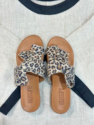 RILASSARE BRIE WOMEN'S LEATHER THONG SLIDE SANDAL - LEOPARD