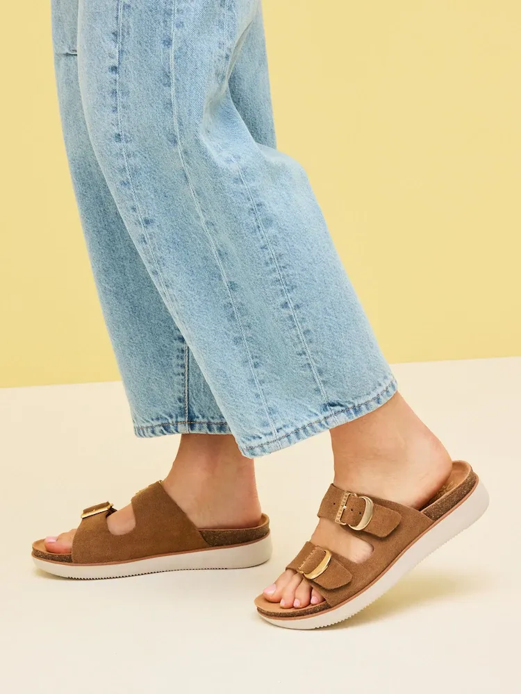 SKECHERS LIFTED COMFORT TRULY ICONIC WOMENS SLIDES CHESTNUT