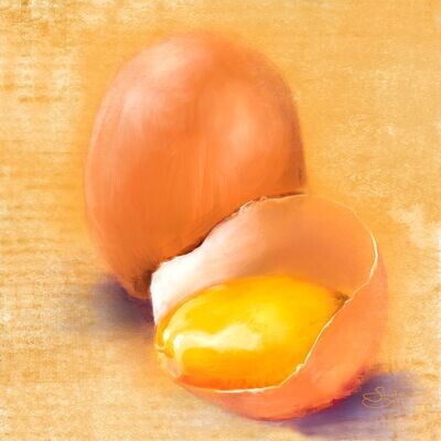 Rohes Ei, einmal ganz und einmal halb mit Eigelb, auf hellem gelben Hintergrund