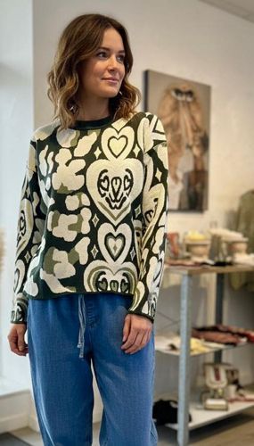 Pullover Mia mit tollem Muster und Herzen in Kaki.