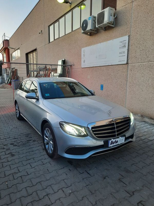 MERCEDES E220 CDI SWAUTO PREMIUM