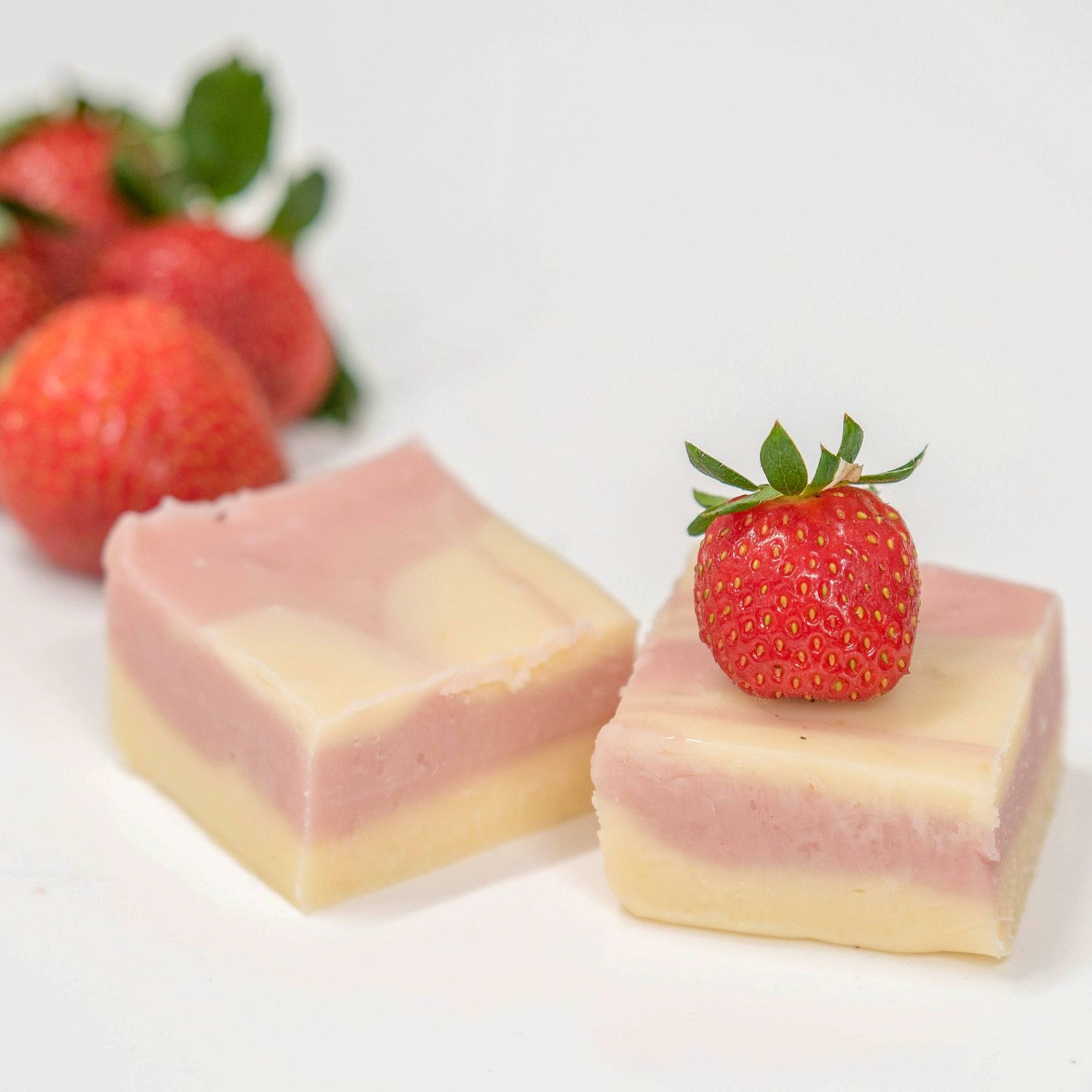 Strawberry Cheesecake Fudge Bar