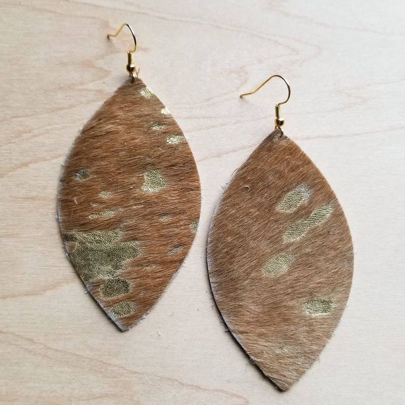 **Tan and Gold Leather Oval Earrings