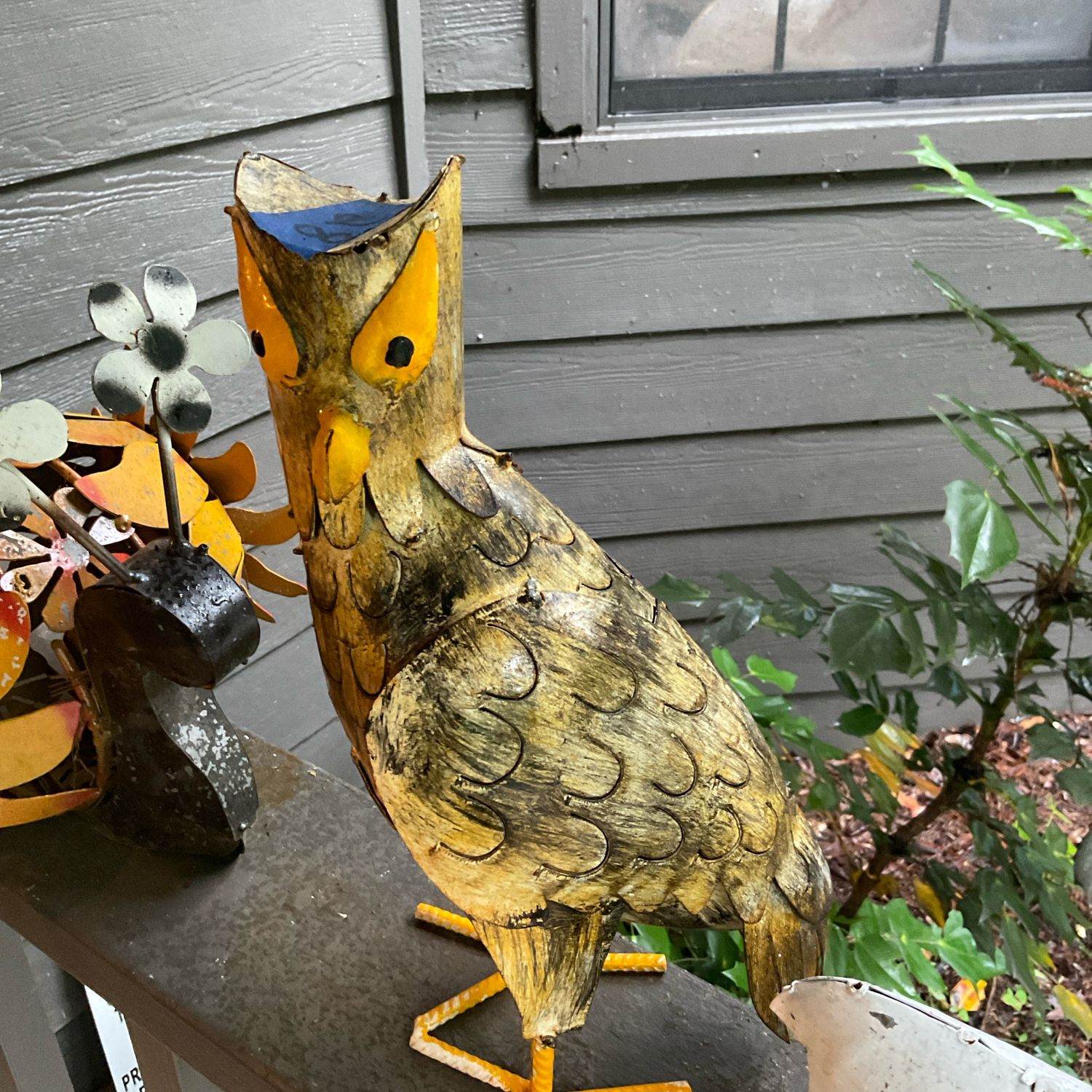 Yard owl
