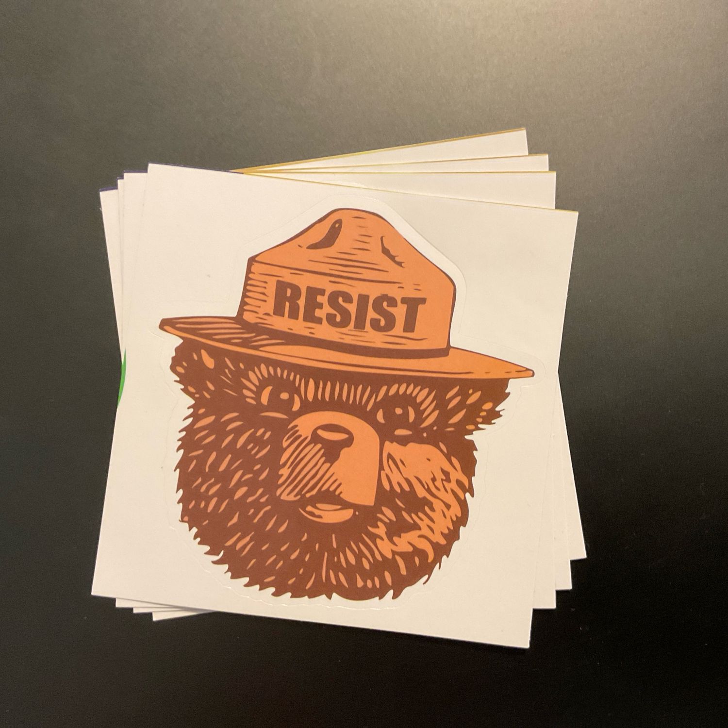 Resist Smoky 