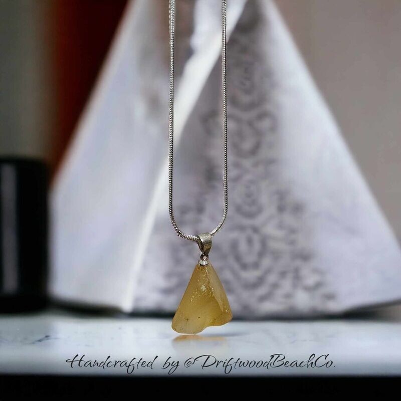 Amber Pendant style Necklace Amber Pendant style Necklace