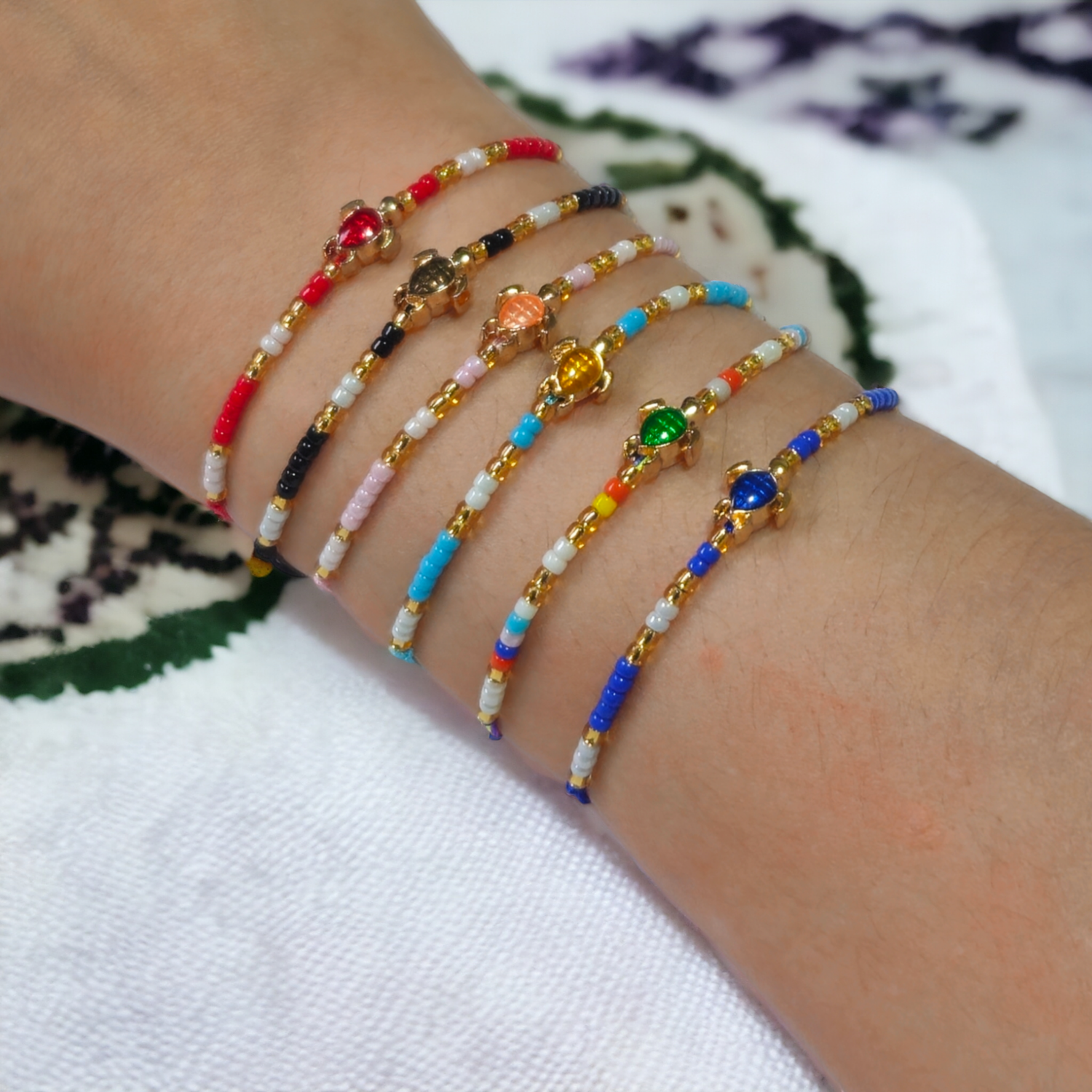 Handmade adjustable beaded turtle bracelet/anklet.