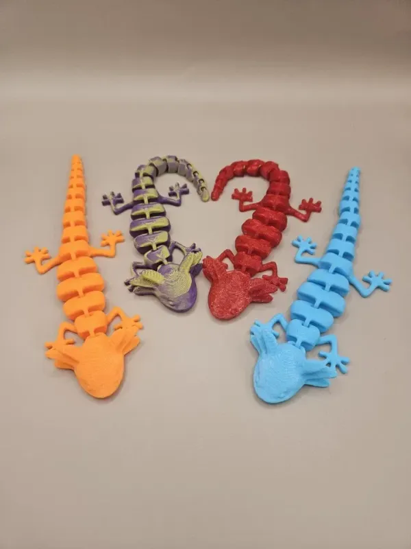 3D printed articulated axolotl, Flexi desktop figure