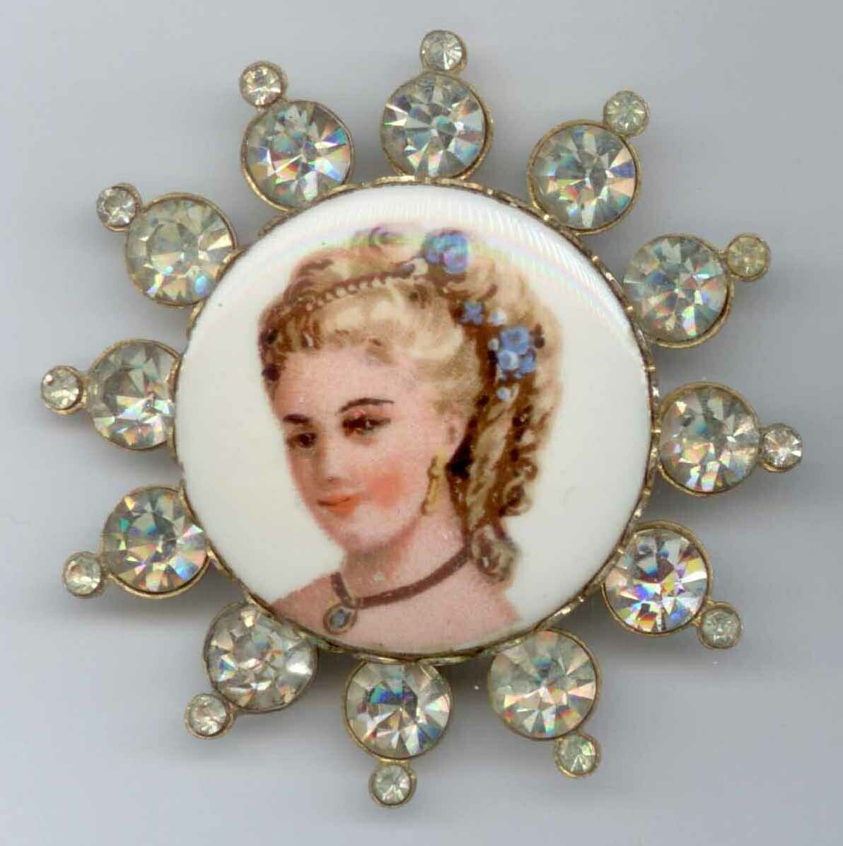 Porcelain in Metal