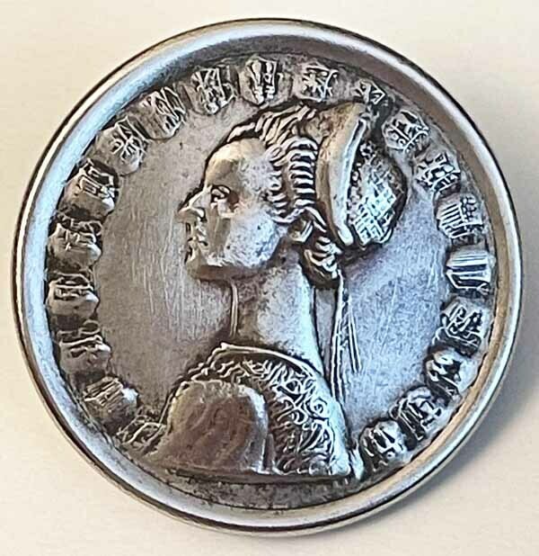 White Metal, Head