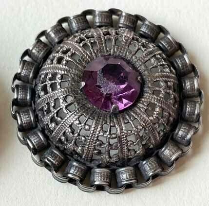 Glass in Metal with Chain Border