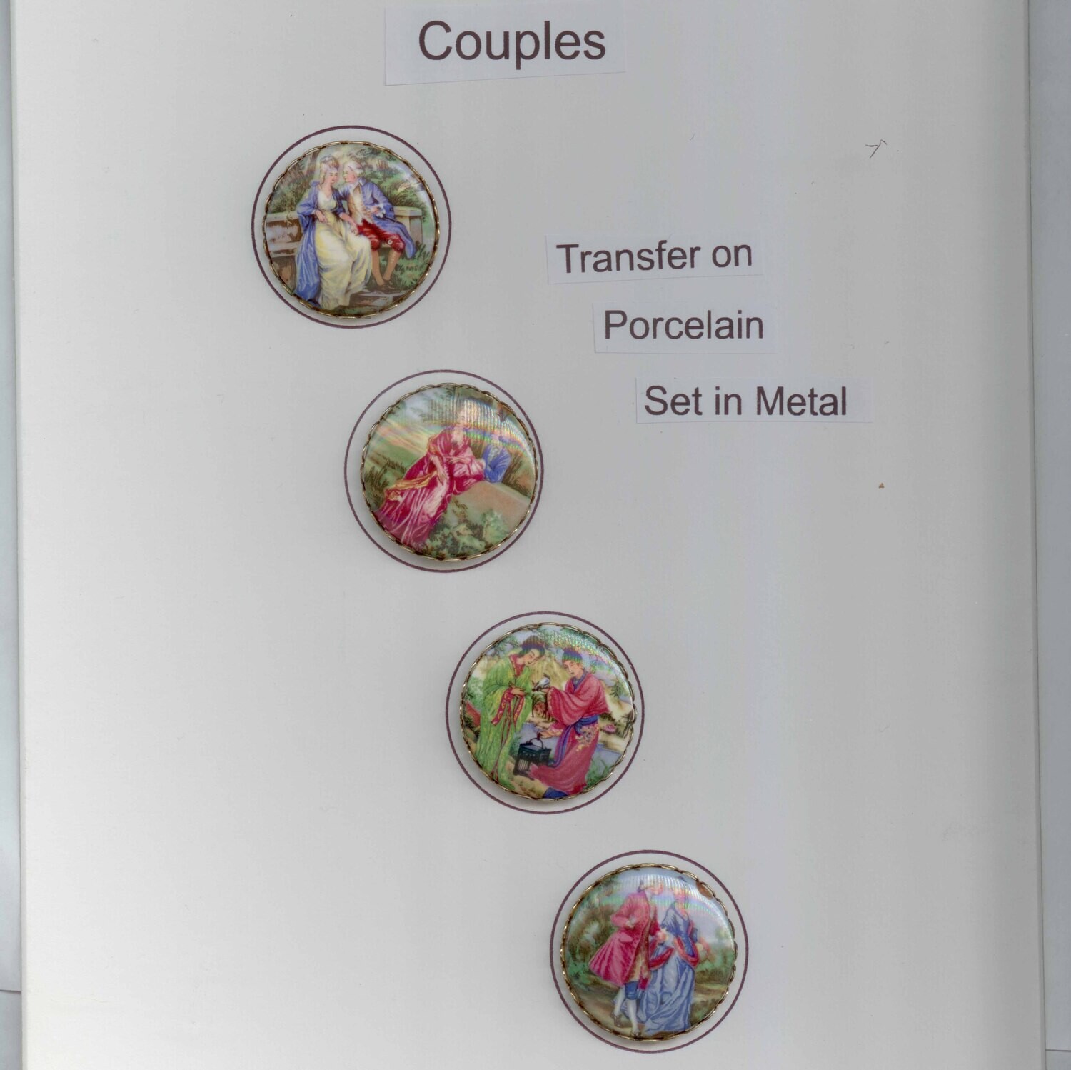 Card of 4 Buttons, Couples, Transfer on Porcelain