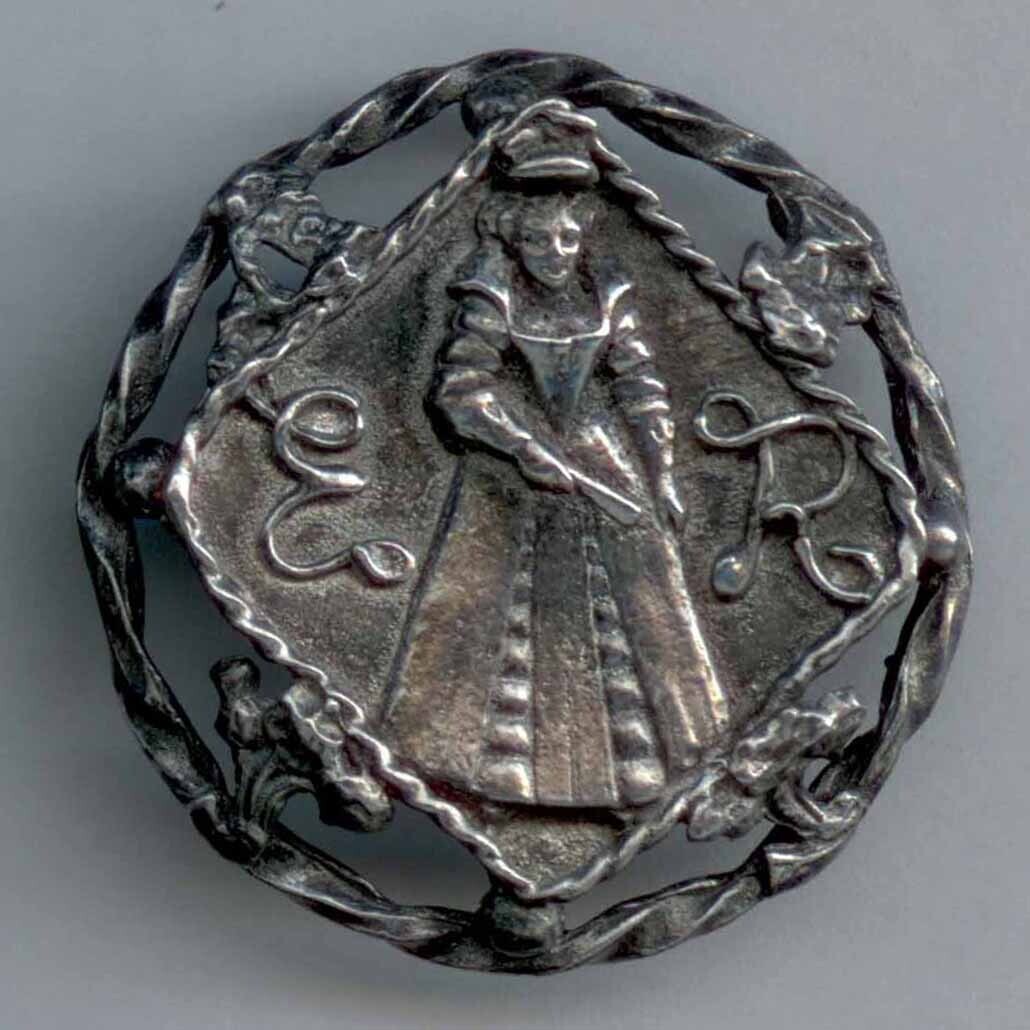 Queen Elizabeth, Pewter