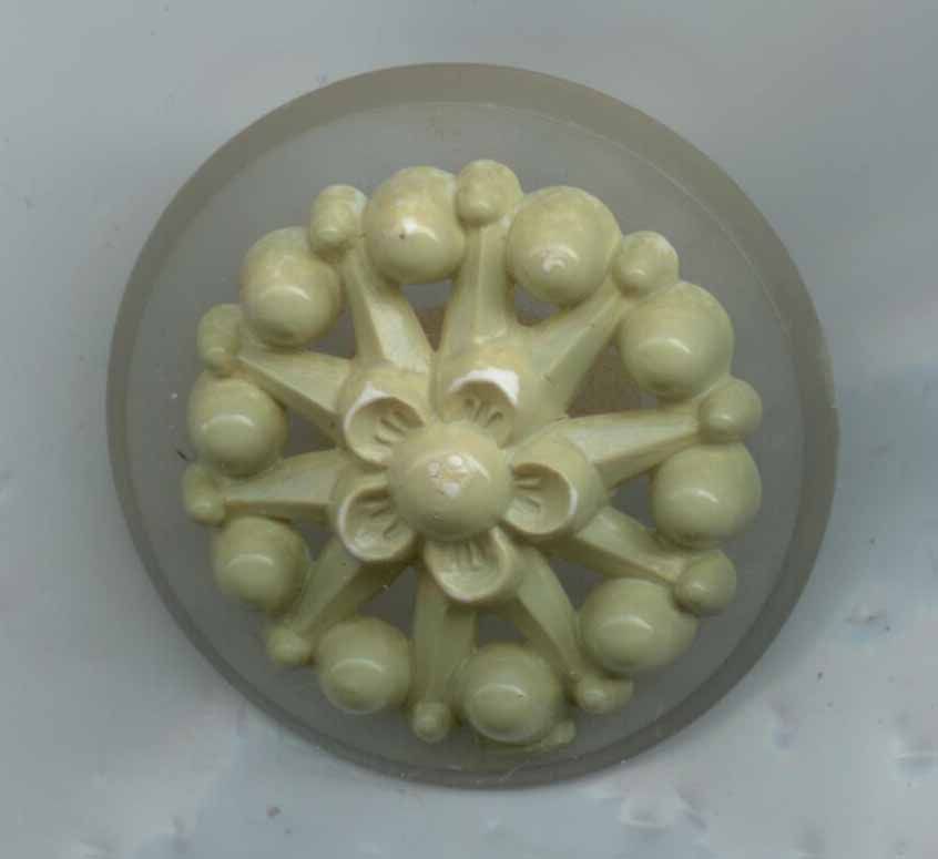 Button-on-Button, Polymer