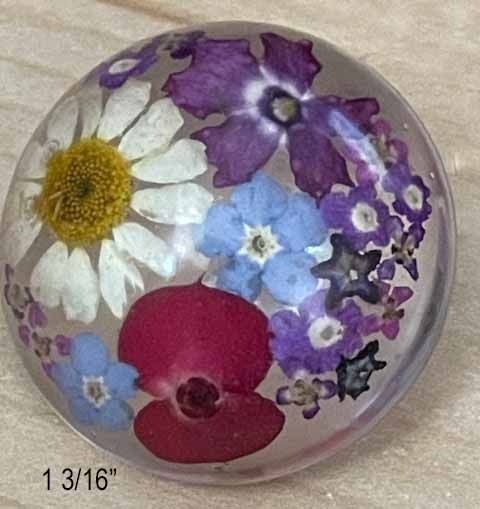 Real Flowers Embedded in Polymer