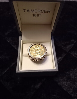 Vintage 1892 22Ct Gold Sovereign Mounted In A 9ct Gold Ring.