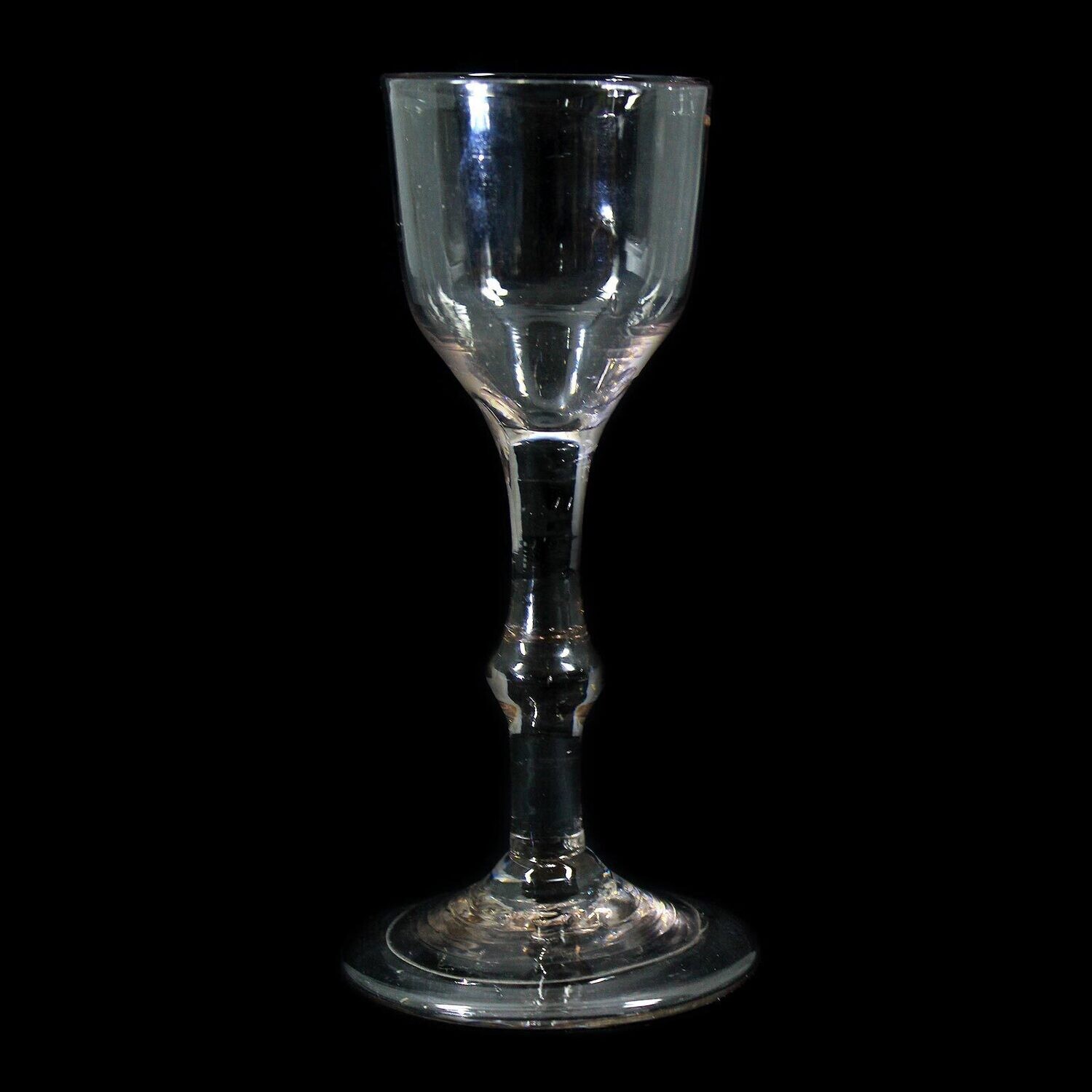 Goblet glass with folded rim, England, 2nd half of the 18th century.