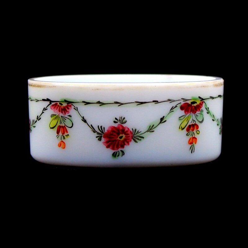 Spice bowl made of milk glass with enamel painting, Bohemia, 2nd half of the 18th century.